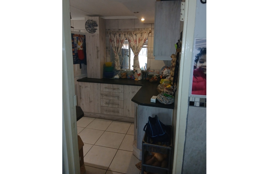 4 Bedroom Property for Sale in Hillcrest Western Cape